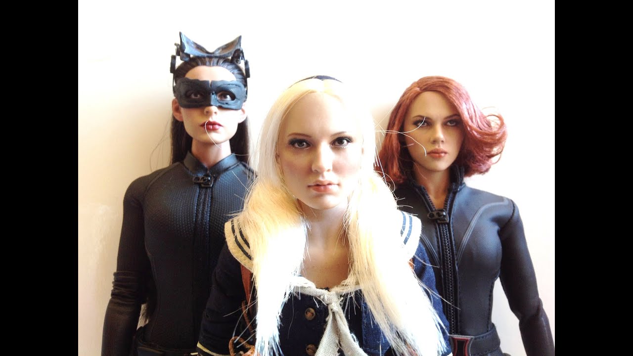 Hot Toys Sucker Punch Babydoll 1/6th Scale Collectible Figure review