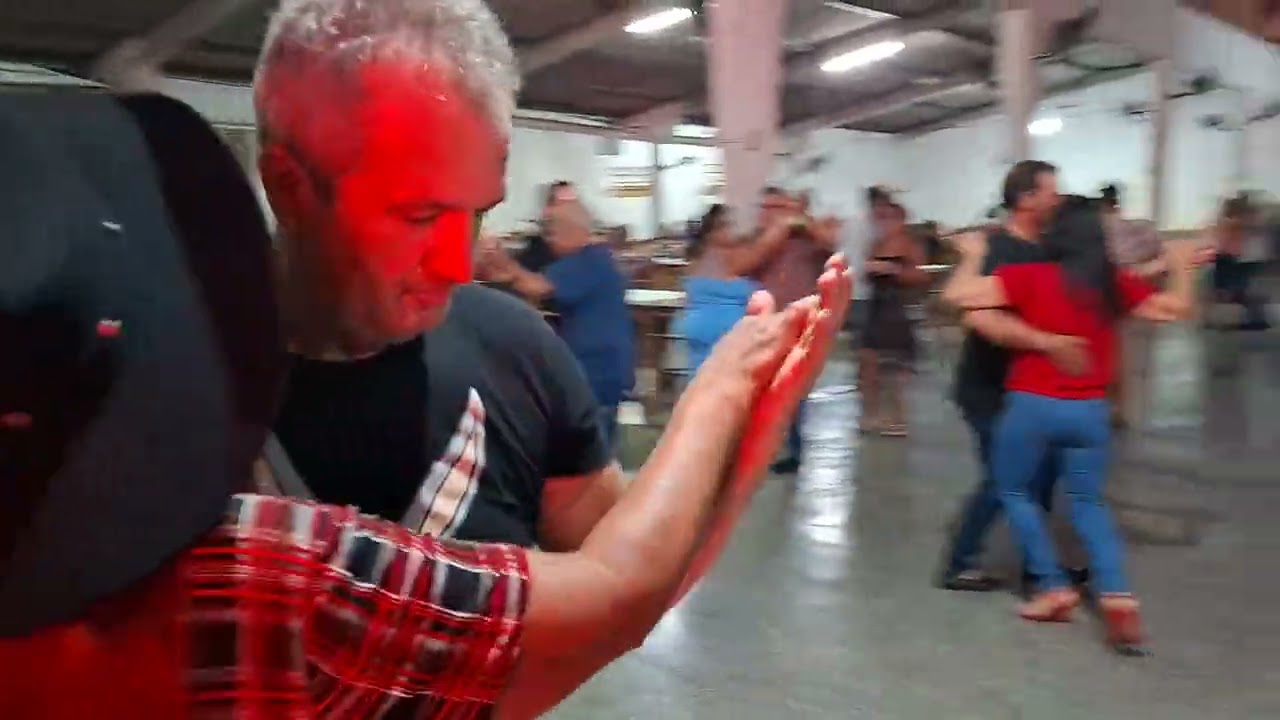Baile com Banda Raça clube CCI Umuarama 
