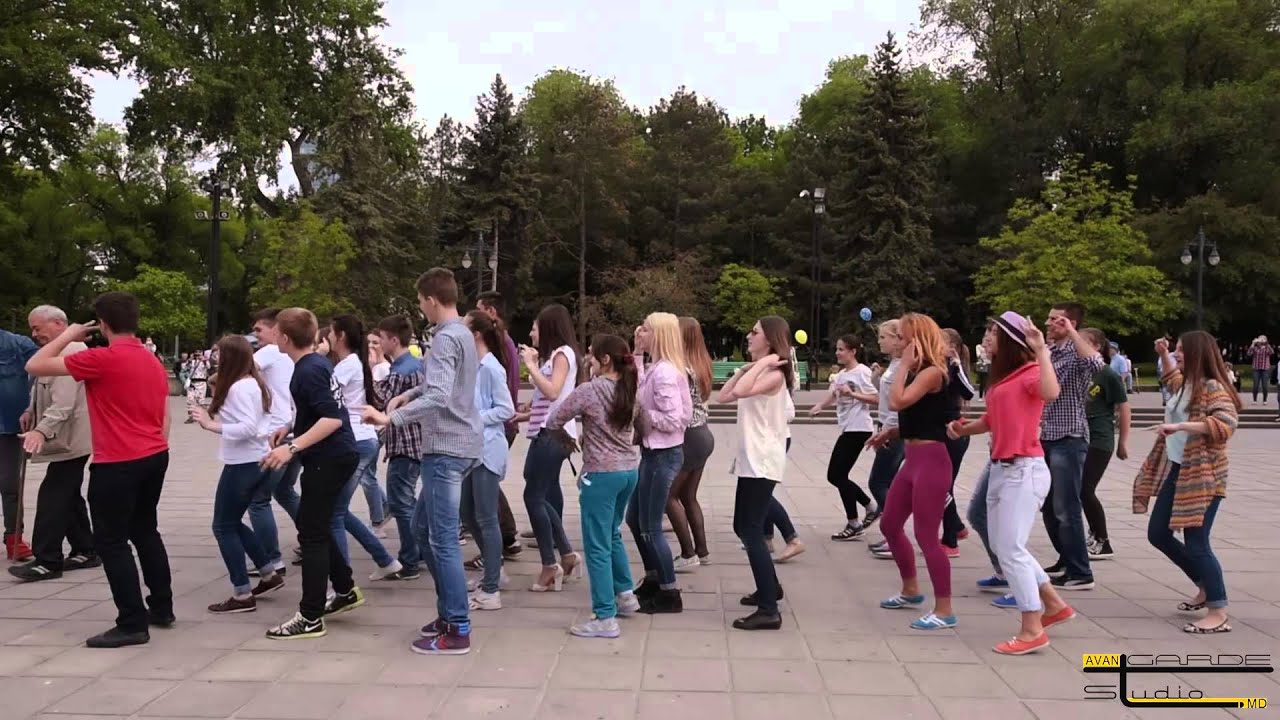 Cererea in casatorie FlashMob Chisinau (Marriage Proposal)