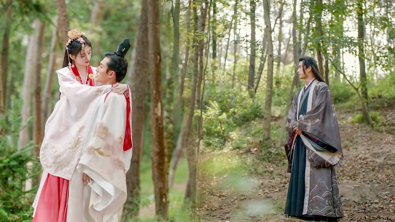Cinderella Meets Rival, Jealous Prince Sweeps Her Away to Claim His Love!