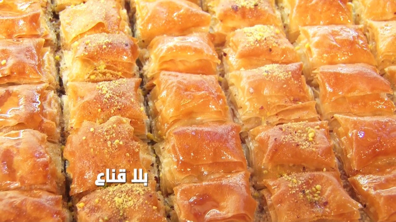 اقبال كثيف على المخابز ومحلات الحلويات..انطلاق تحضيرات العيد وصينية البشكوطو ولبسة العيد..جو آخر!!