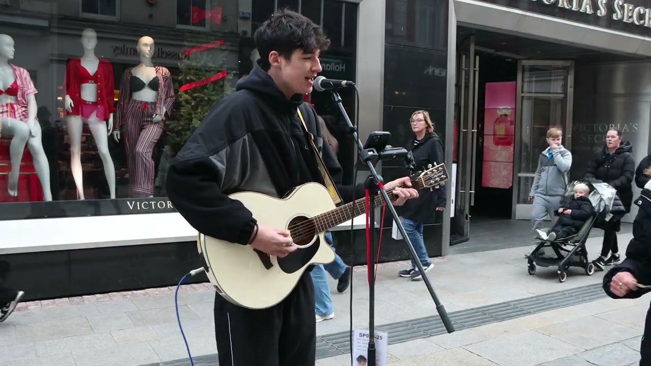 Crowds Fall Silent 🙏 Hallelujah  Stunning Busking by Zalán Kovács on Grafton Street, With Lyrics