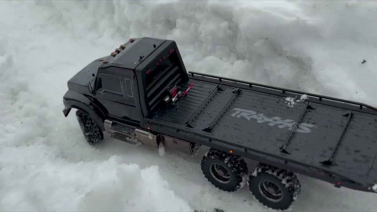 Traxxas trx6 tow truck/flat bed, bronco rescue failure #traxxas #trx6 #towtruck #fail￼