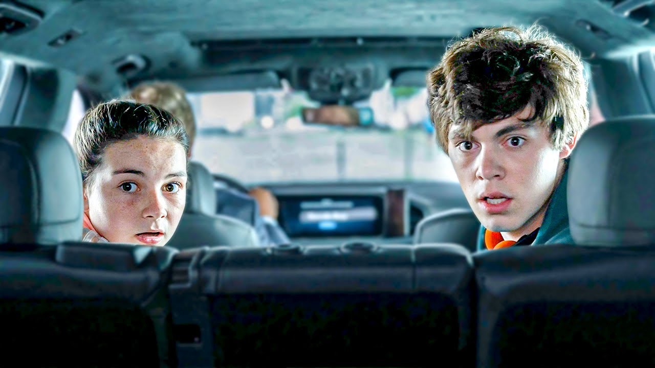 بيتفاجئ بـ قنبلة فى سيارته ولو فكروا ينزلوا او يبلغوا الشرطة هتنفجر بيهم | ملخص فيلم Retribution