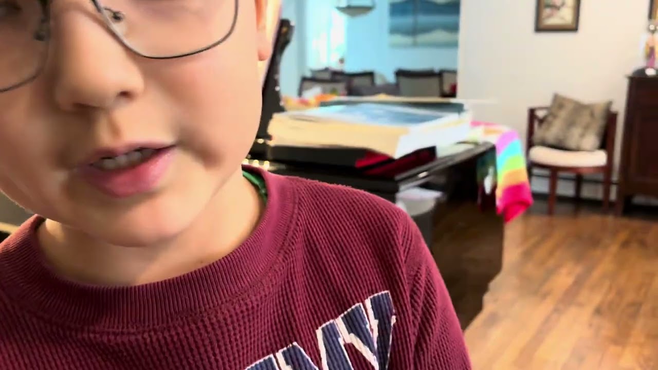 Little boy teaches you how to play Mozart sonata KV 283 1st movement 小宝宝教你莫扎特奏鸣曲KV283