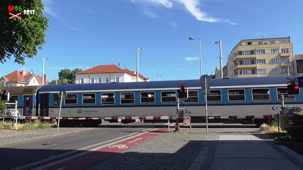 Železniční přejezd Praha-Dejvice [P3] - 24.6.2017 / Czech railroad crossing