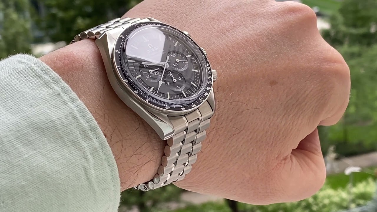 OMEGA Speedmaster Moonwatch 2021 - sapphire sandwich