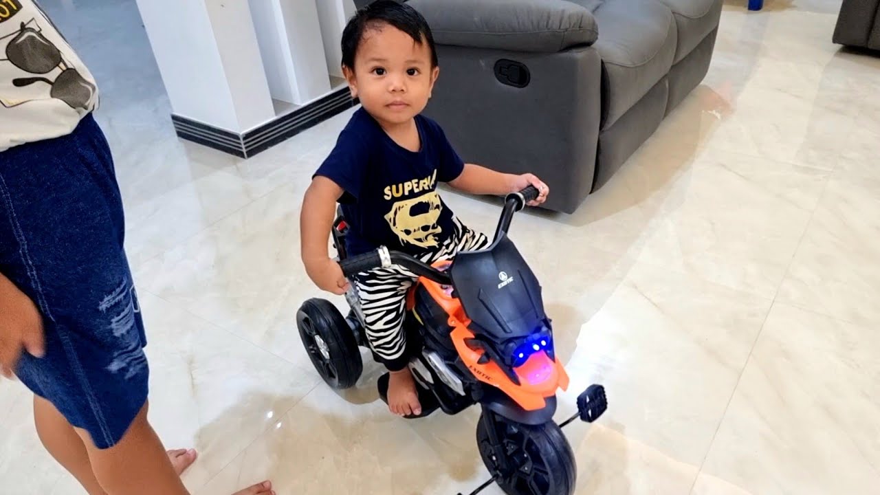 Zefa beli Motor Listrik buat Dean
