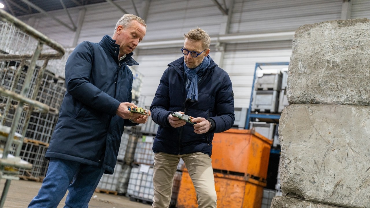 “Hier krijgt metaal een tweede leven en mensen een nieuwe start.” | Klantverhaal Van Pelt Recycling