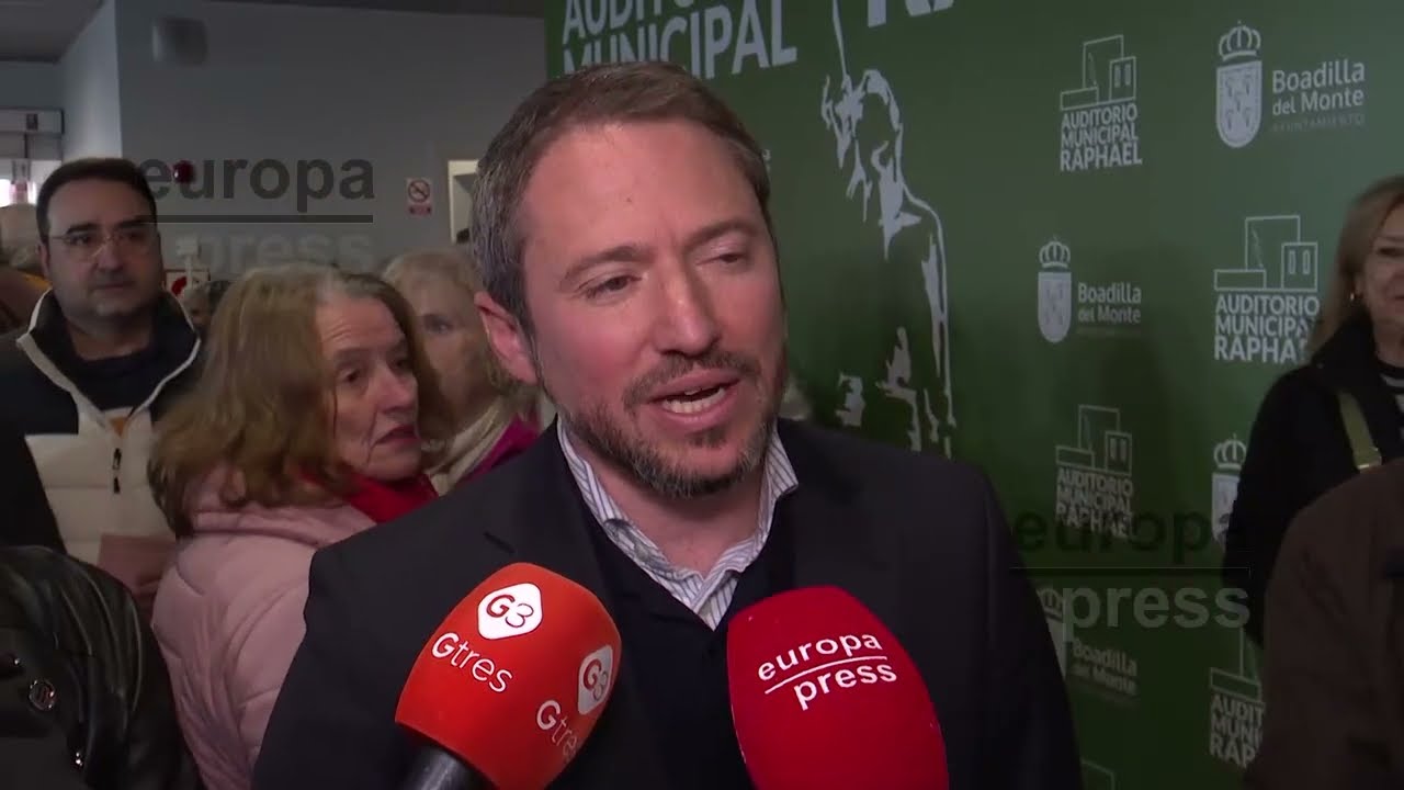 Manuel Martos reacciona a las bonitas palabras que le ha dedicado su padre.13.02.26.