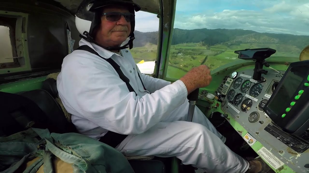 Aerial  top dressing,  Spreading fertalizer on the farm by air.