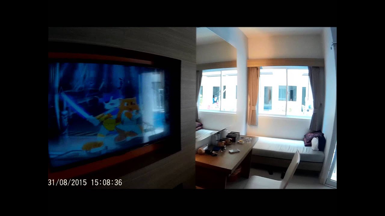 Deluxe King Pool Access Room