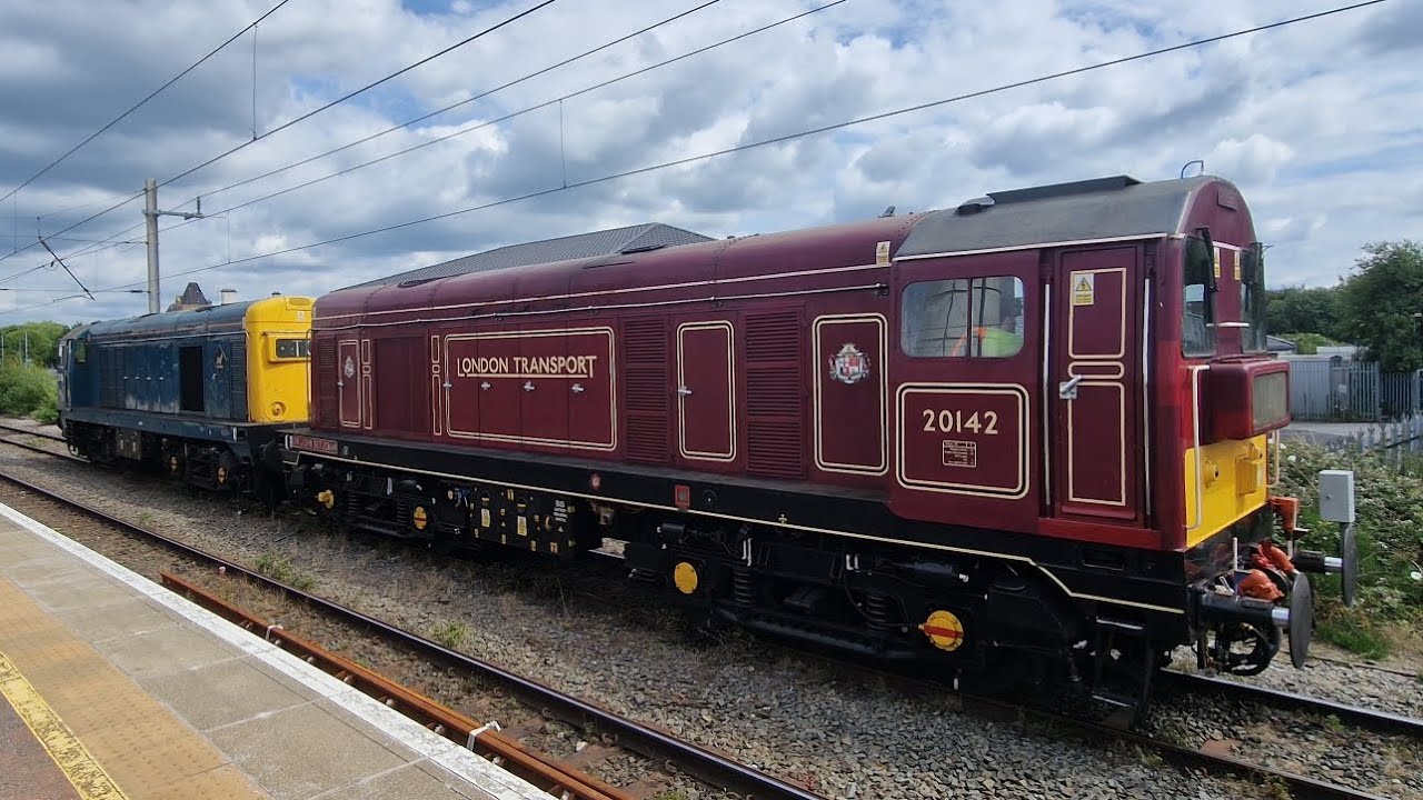 class 20 142 and 20 189 leaves Warrington BQ with tones.