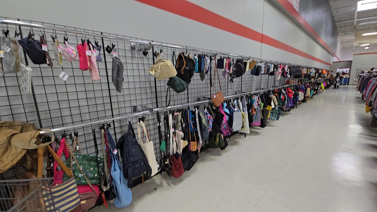 CAN YOU SPOT THE $2,400 BAG? TEXAS' LARGEST THRIFT STORE! TEXAS THRIFT! Thrift with me!