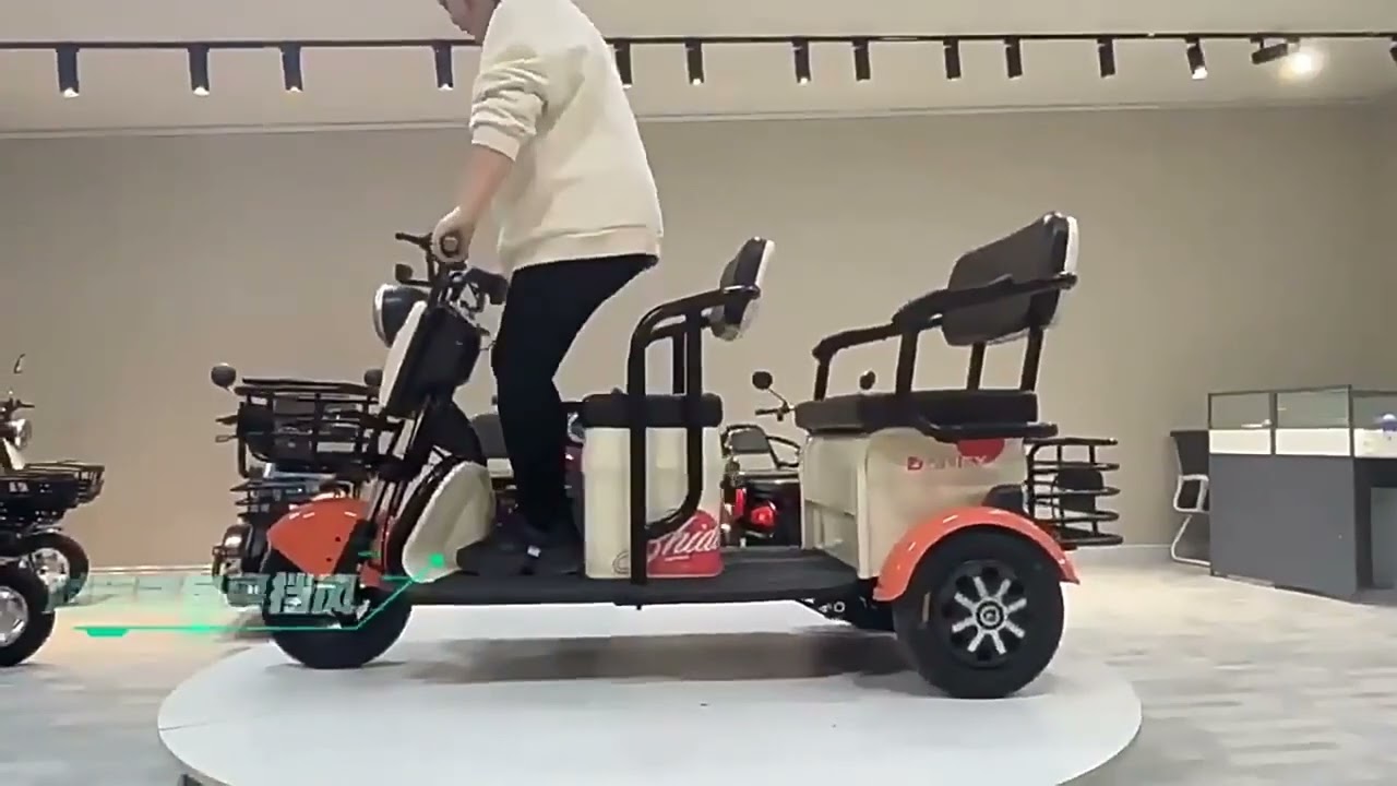 🚲 Introducing our electric tricycle, perfect for driving in the city and countryside!