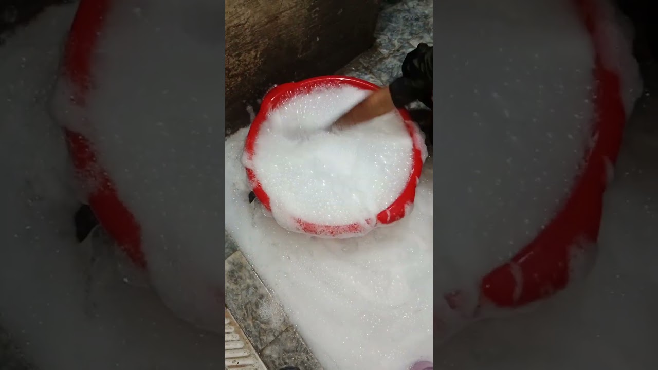 Foam booster detergent powder 