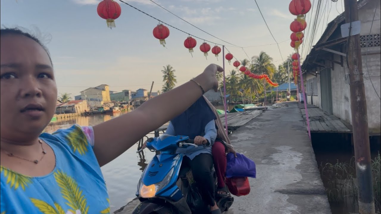 Berhias kampung untuk sambut imlek