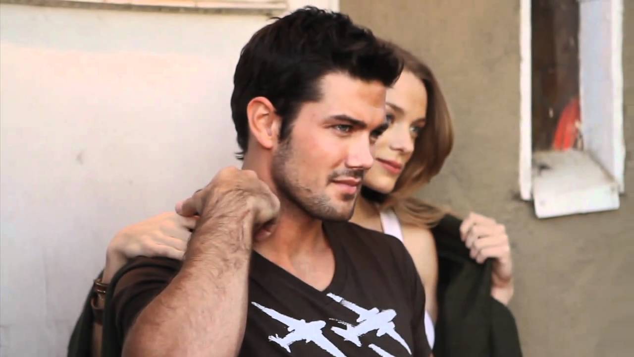 Behind the Scenes (teaser) video of our Summer 2011 Look Book Photoshoot.