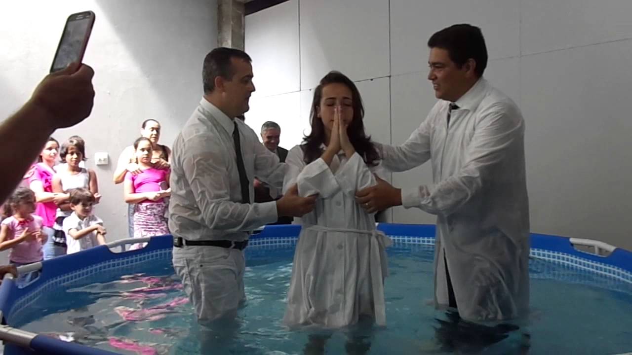 Batismo nas águas - Assembléia de Deus Missão Vida Nova