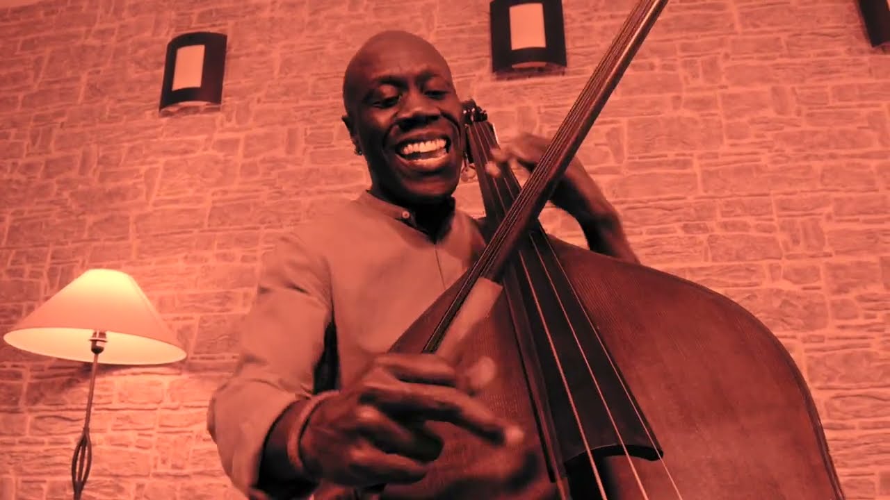 Okán Ayé, Luis Cojal videoclip