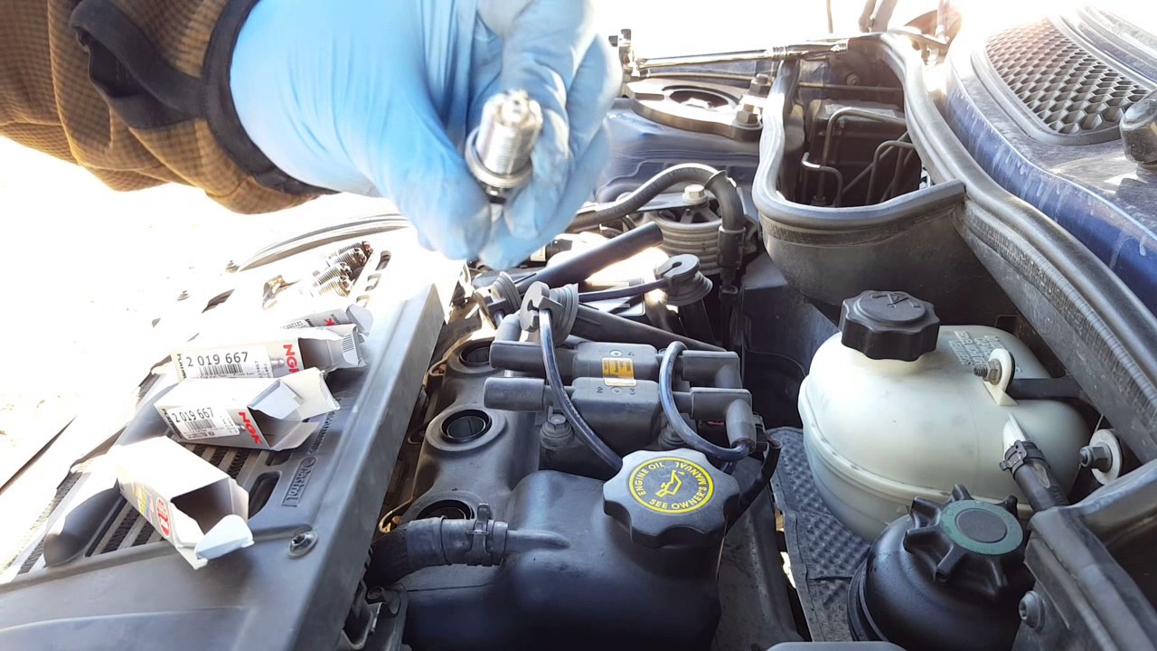 2002-2006 MINI Cooper S (R53): Spark Plug Service