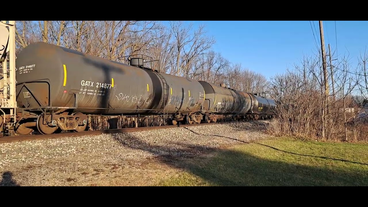 Michigan Trainnerd in South Lyon Michigan.  CSX action.