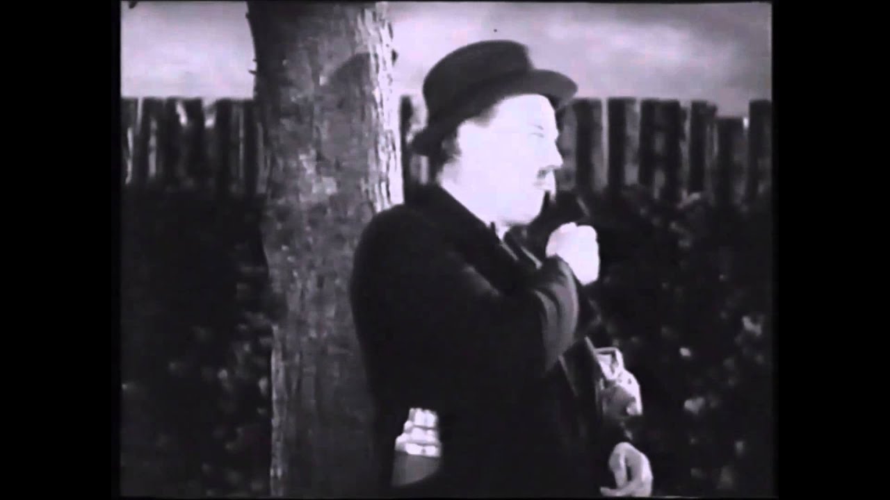 Stjerneskud (1947) - Hende konen, kællingen, madammen (Osvald Helmuth)