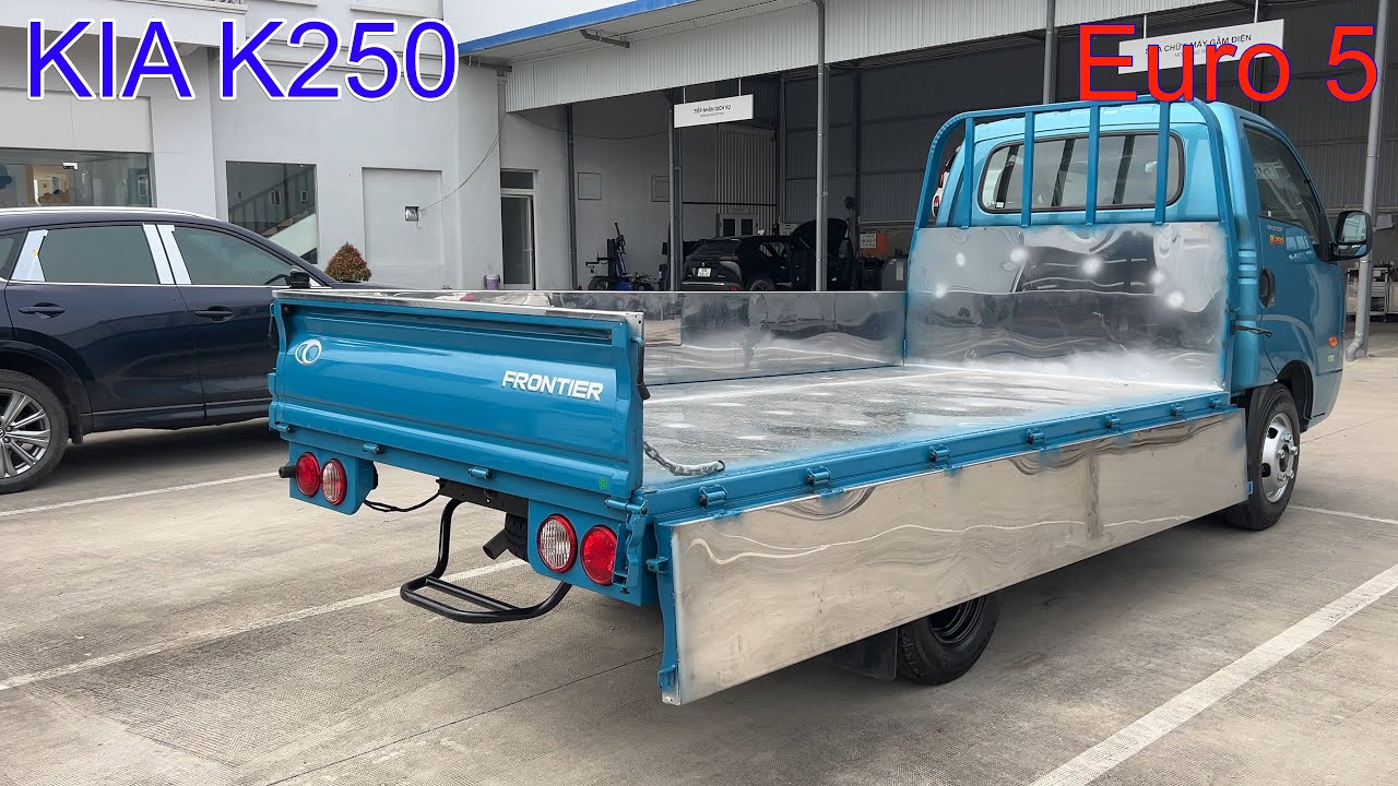 Báo Giá Xe Tải KIA K250 Euro 5 Thùng Lửng Mở 3 Bửng Dài 3m5 Tải Trọng 2,49 Tấn Màu Xanh Dương