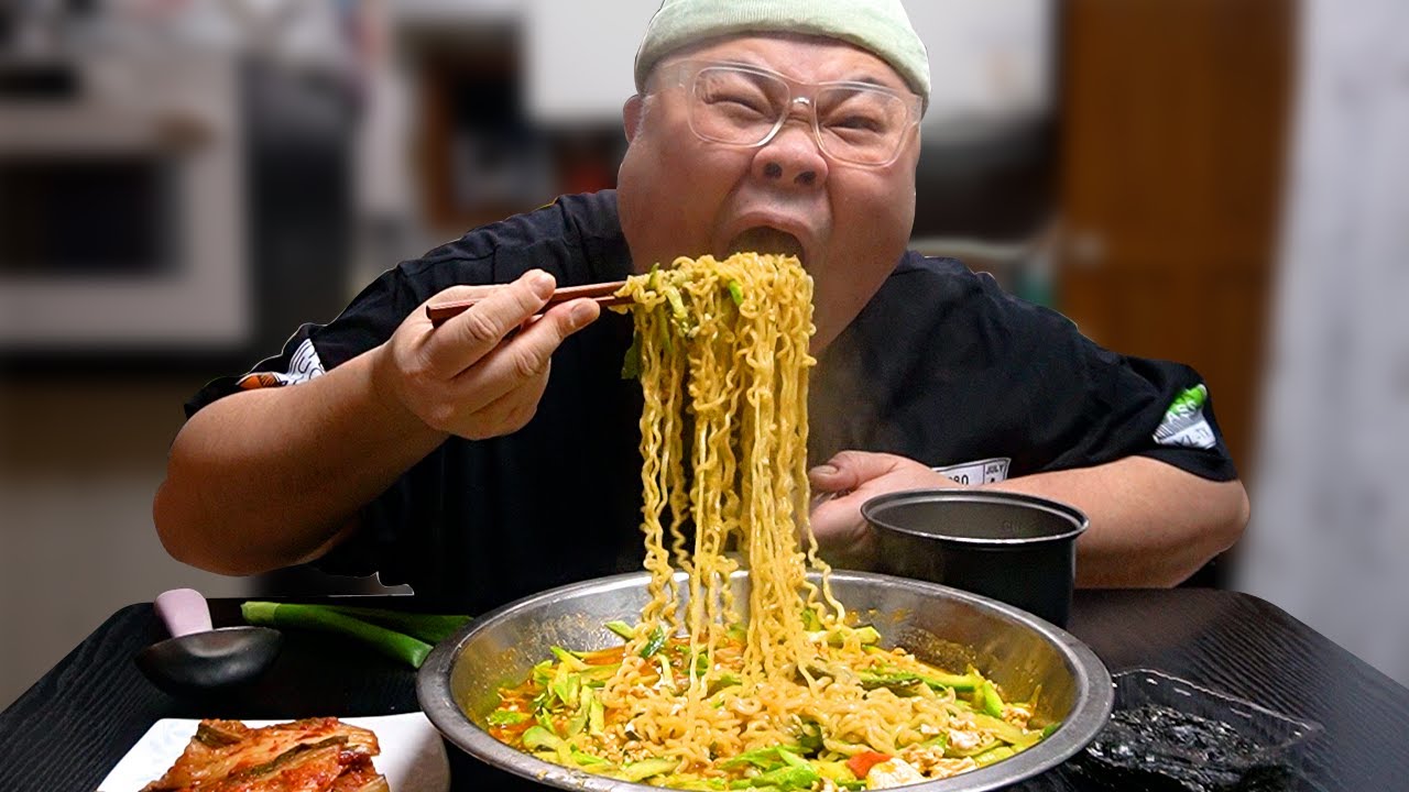 요즘 핫한 임성근 쉐프님의 '오이라면'... 제가 먹어봤습니다│Cucumber ramen Mukbang Eatingshow