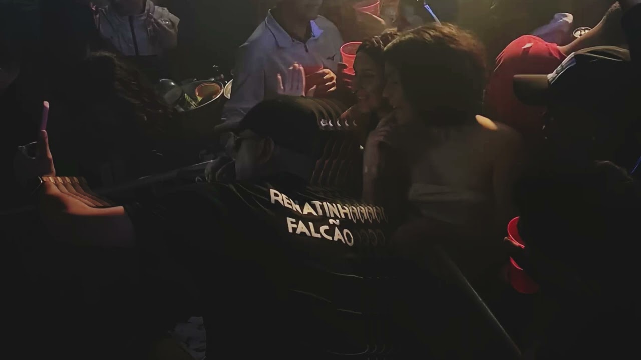 ELA N&Atilde;O SAI DA MINHA CABE&Ccedil;A - MC JHEY, MC RENATINHO FALC&Atilde;O 