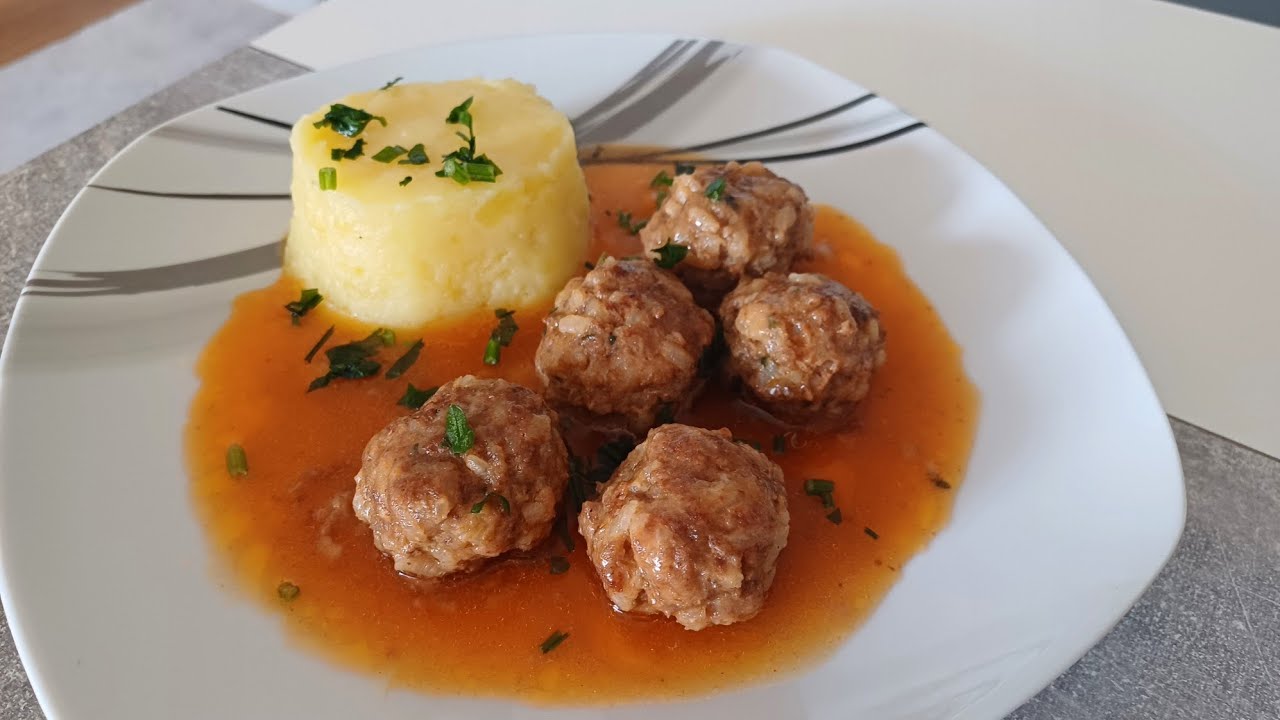 Ćufte u paradaiz sos👌pire krompir 👌 Fleischbällchen schmecken und reichen sehr gut