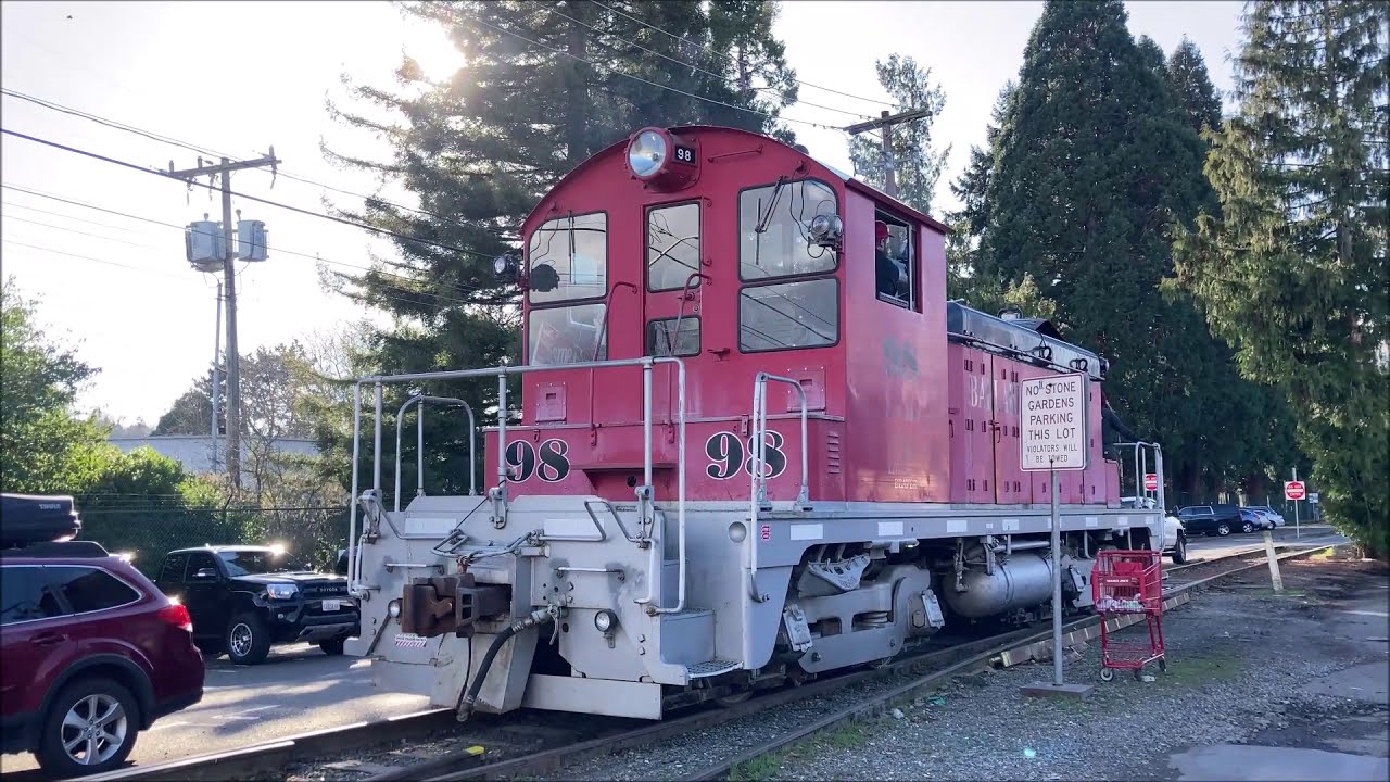 Ballard Terminal Railroad picking up a cut of cars