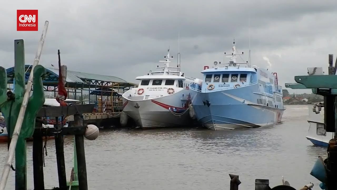Ombak Capai 6 Meter, 305 Wisatawan Tertahan Di Karimun Jawa