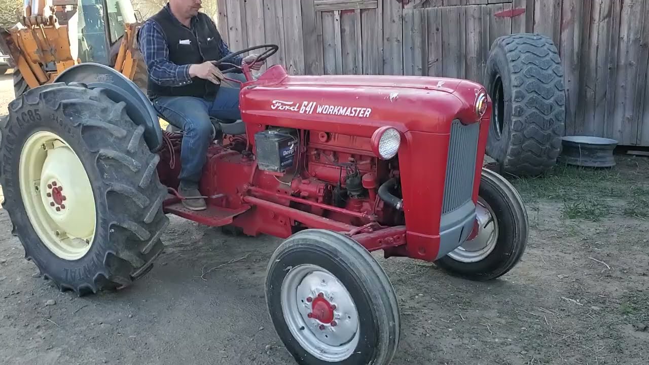 Ford 641 Workmaster gas tractor