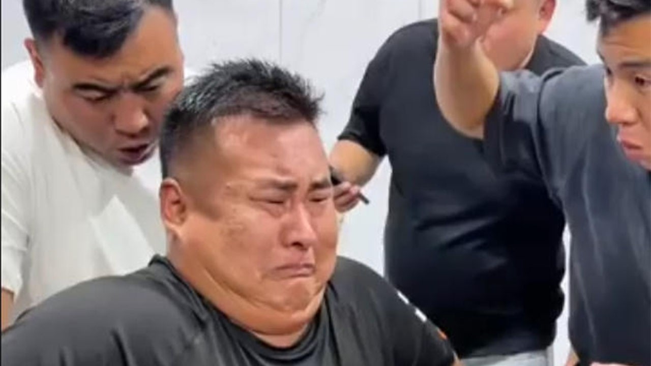 憋笑挑战，面部任意按摩#funny #精彩互动 #搞笑 #搞笑视频