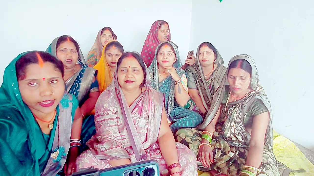 पिया जाया ज़ब बजरिया तब तीन साड़ी लेत आया हो||सोहर गीत #vayral_वीडियो पति पत्नी का नोक झोक #kumkum