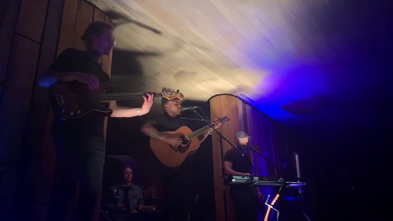 Majozi Live at Ellerman House ~ “Darling”