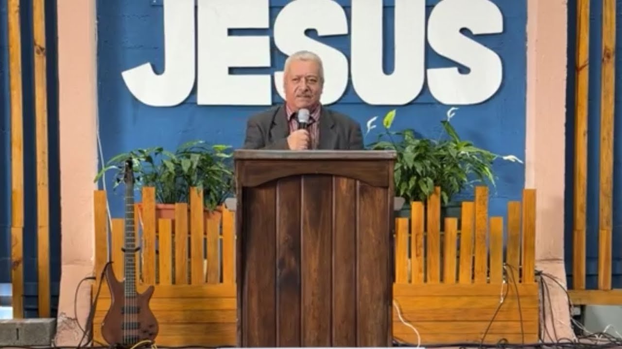 CRISTIANOS - Pedro Leal