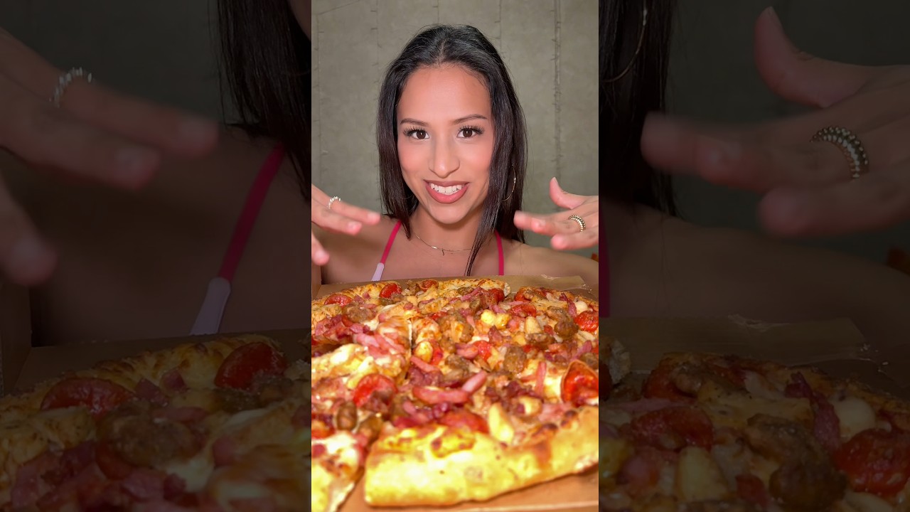 Whats your fave topping? 🤩 #mukbang #mukbangvideo #eating #pizzahut #foodie