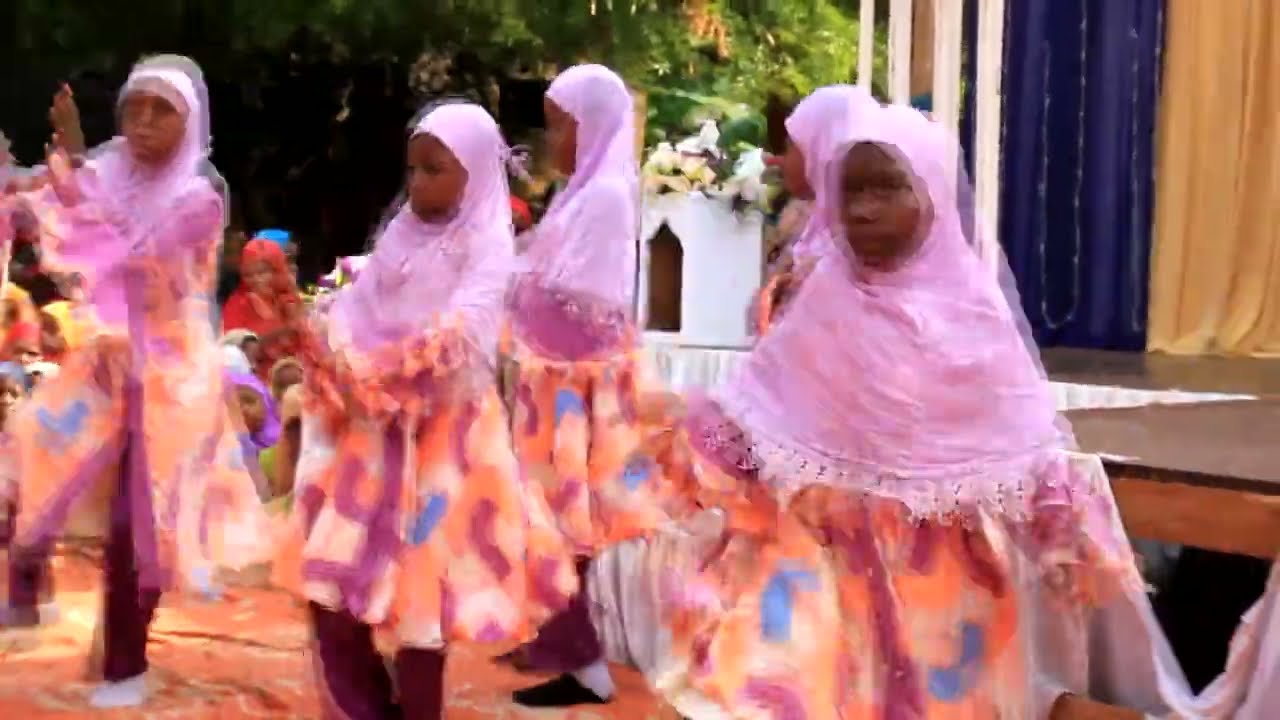 TAZAMA KINARA KILIVO PENDEZA NA WATOTO WANAVO JUWA KUCHEZA UTAPENDA SANA🥰🥰🙏