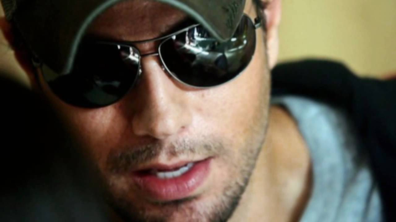 {HD} Enrique Iglesias & Lionel Richie - To Love a Woman