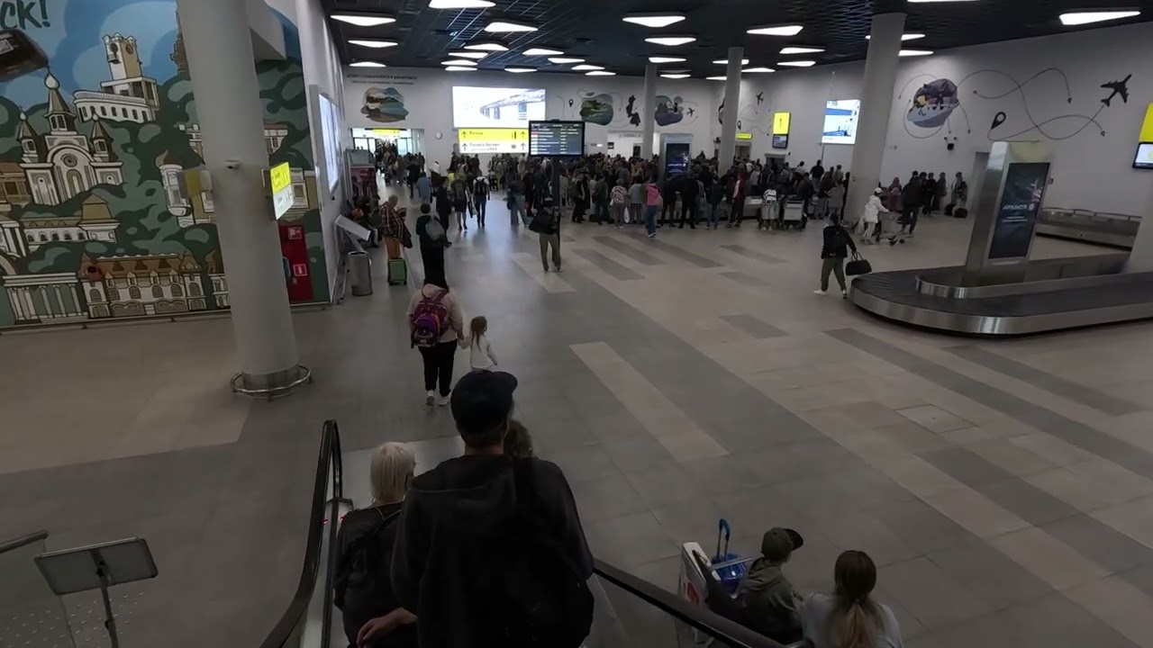 Im Flughafen Chabarowsk 🇷🇺 | Auf dem Weg zur Gepäckausgabe | Reise #russia #travel #love #moskov