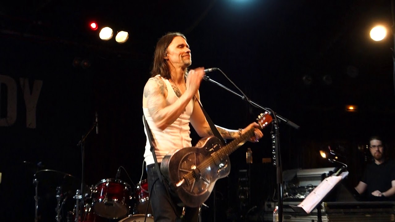 Myles Kennedy - 