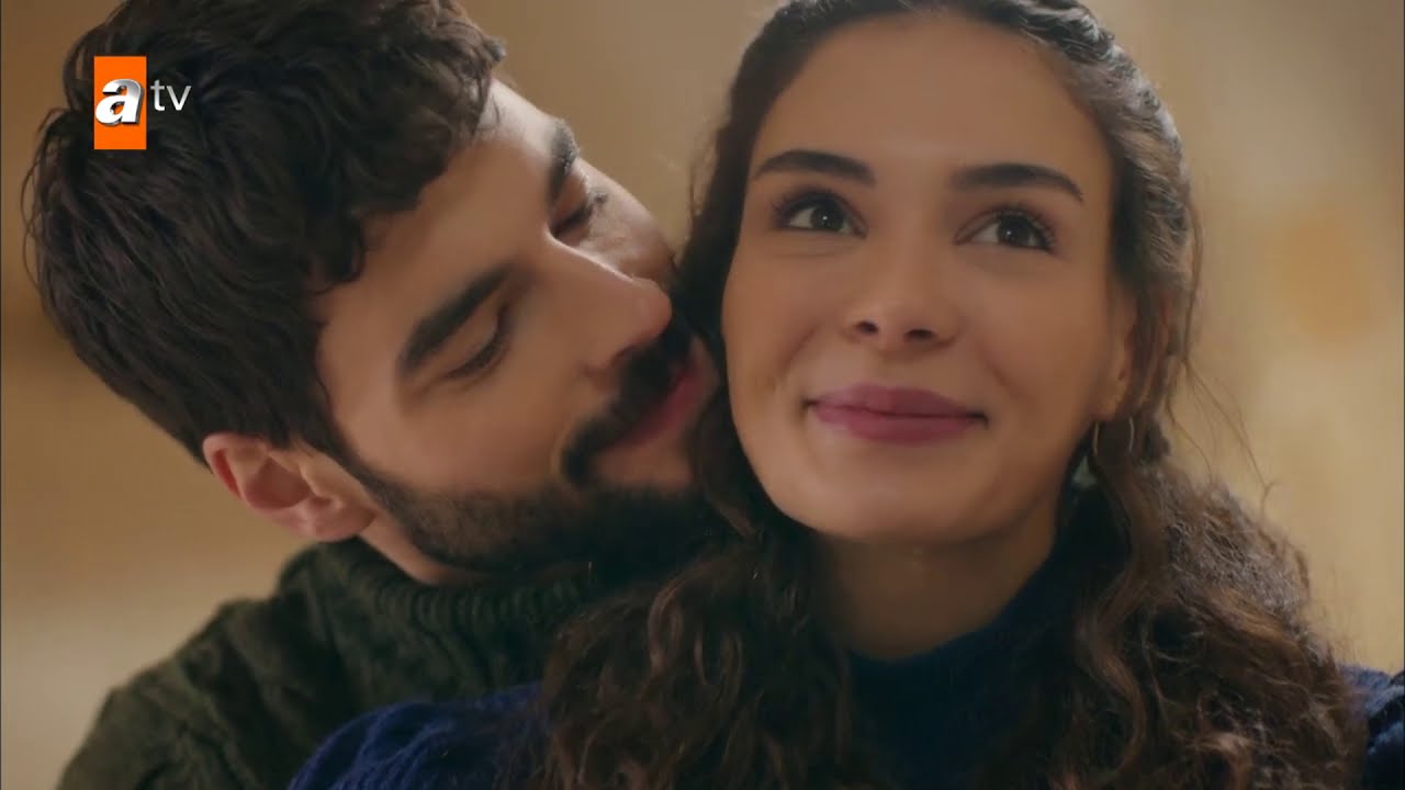 Miran y Reyyan. De aquí del otro lado
