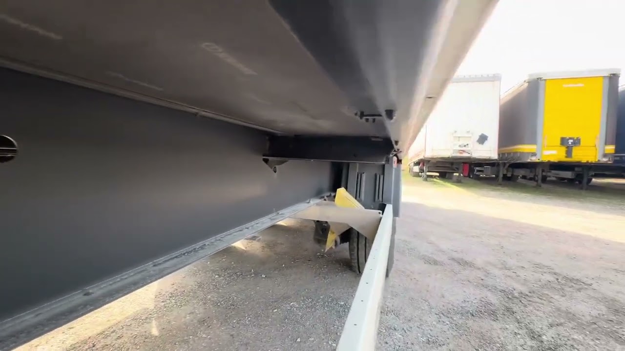 KRONE DRY LINER YEAR 2018 LYON , FRANCE