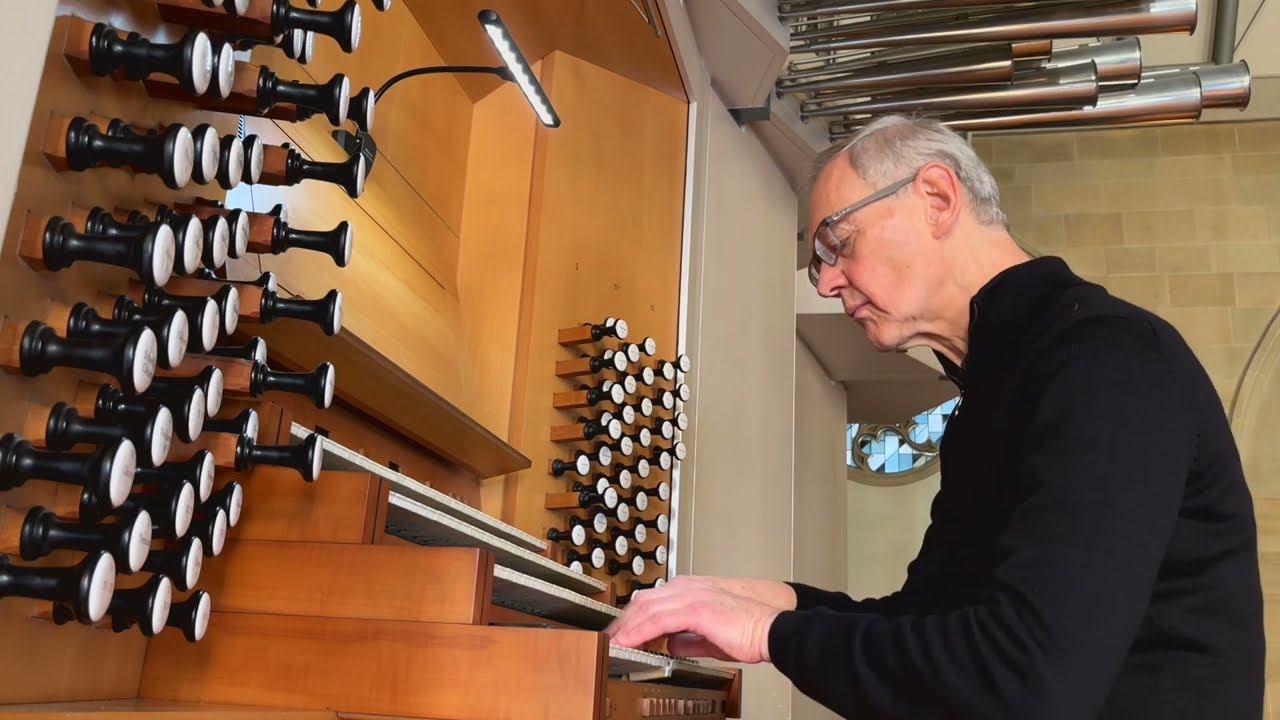 Kay Johannsen plays Bach: Prelude and Fugue a minor BWV 543