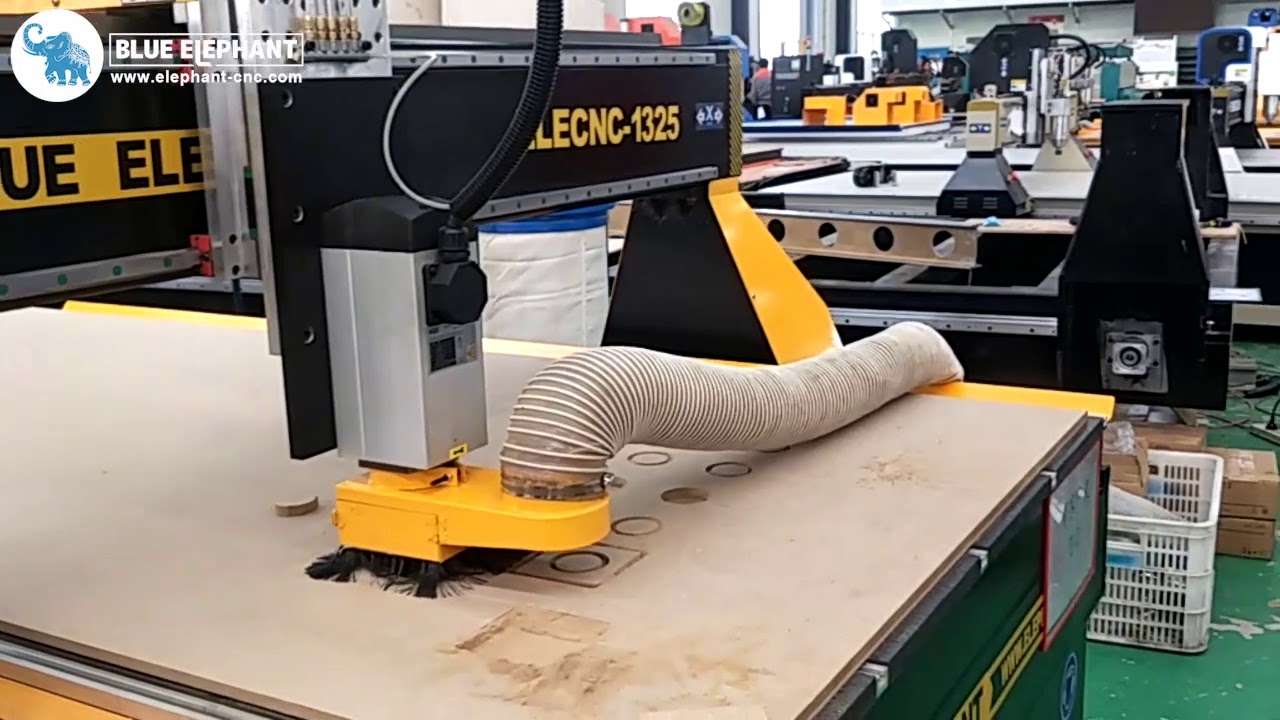 German Customer Visiting BLUE ELEPHANT CNC Router Factory 1325 Machine Engraving MDF