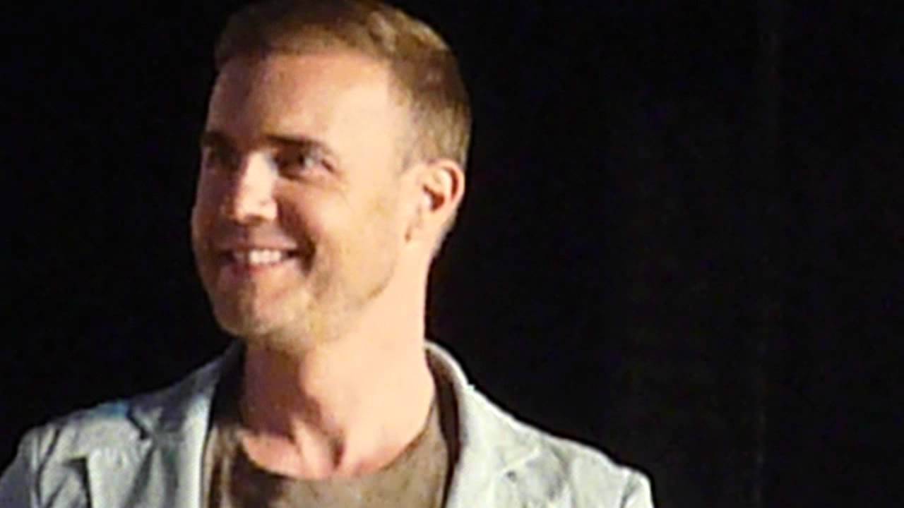 X Factor Auditions 2012 (UK) - Gary Barlow (& the other 3 judges) @ O2 London - in HD