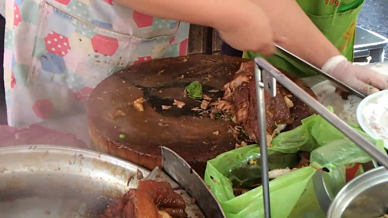 バンコクで食べた美味しいカオカームー