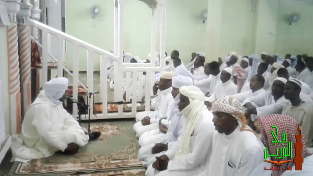 قراءة جماعية  بالزاوية القرآنية الفقهية ذي النورين ليلة القدر المباركة 1437هـ اينغر